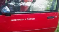 Zvětšit fotografii - Buzerovat a škodit